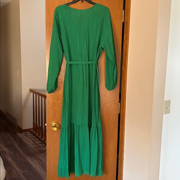 Tie-belt Crepe Dress - Picture 7 of 7